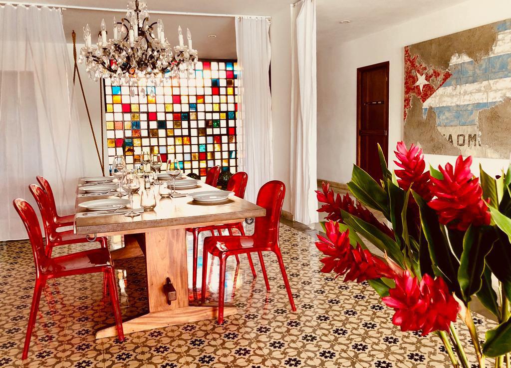 Vue intérieure du restaurant Riomar à Miramar